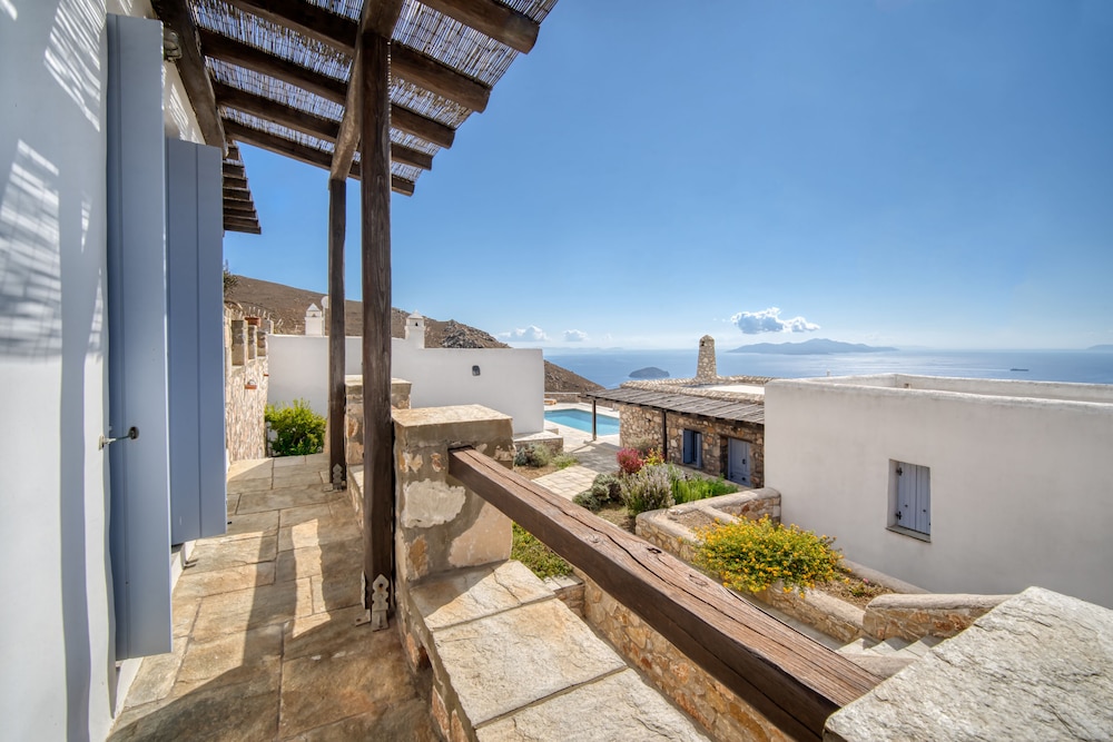 Serifos Houses Diasella