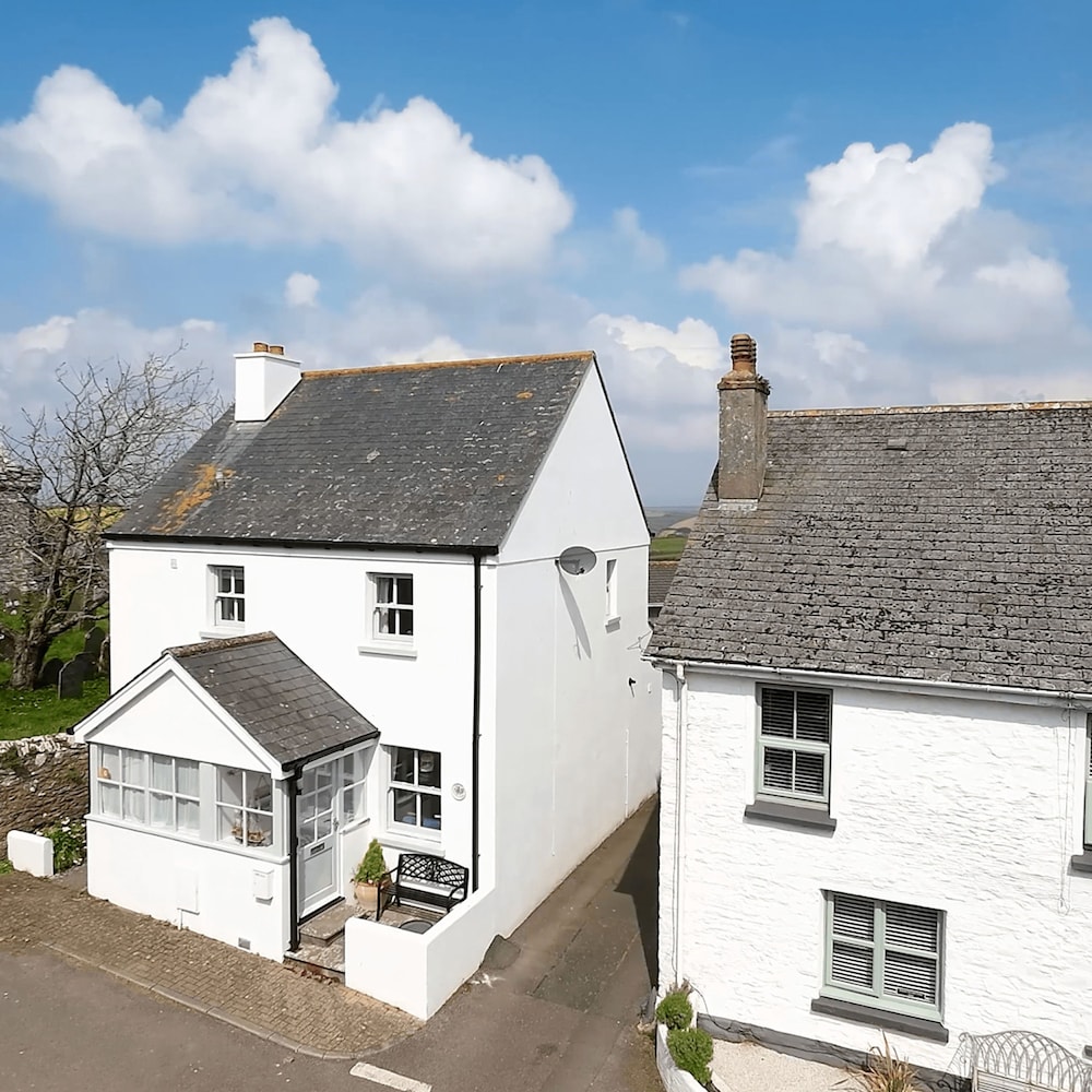 Pippin Cottage - Character Cottage With the Spirit of the sea view 3