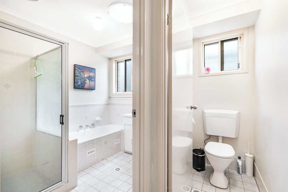 StayAU Cozy 3BR Suburban Ingleburn