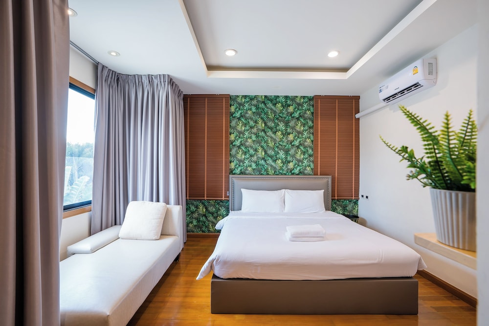 Natcha Pool Villa by Warin view 3