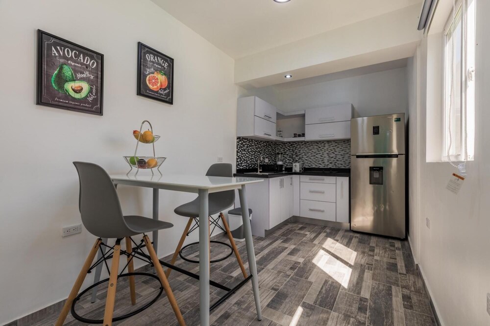 NEW Modern Stylish 6BR 6BA Villa Near Palmbeach