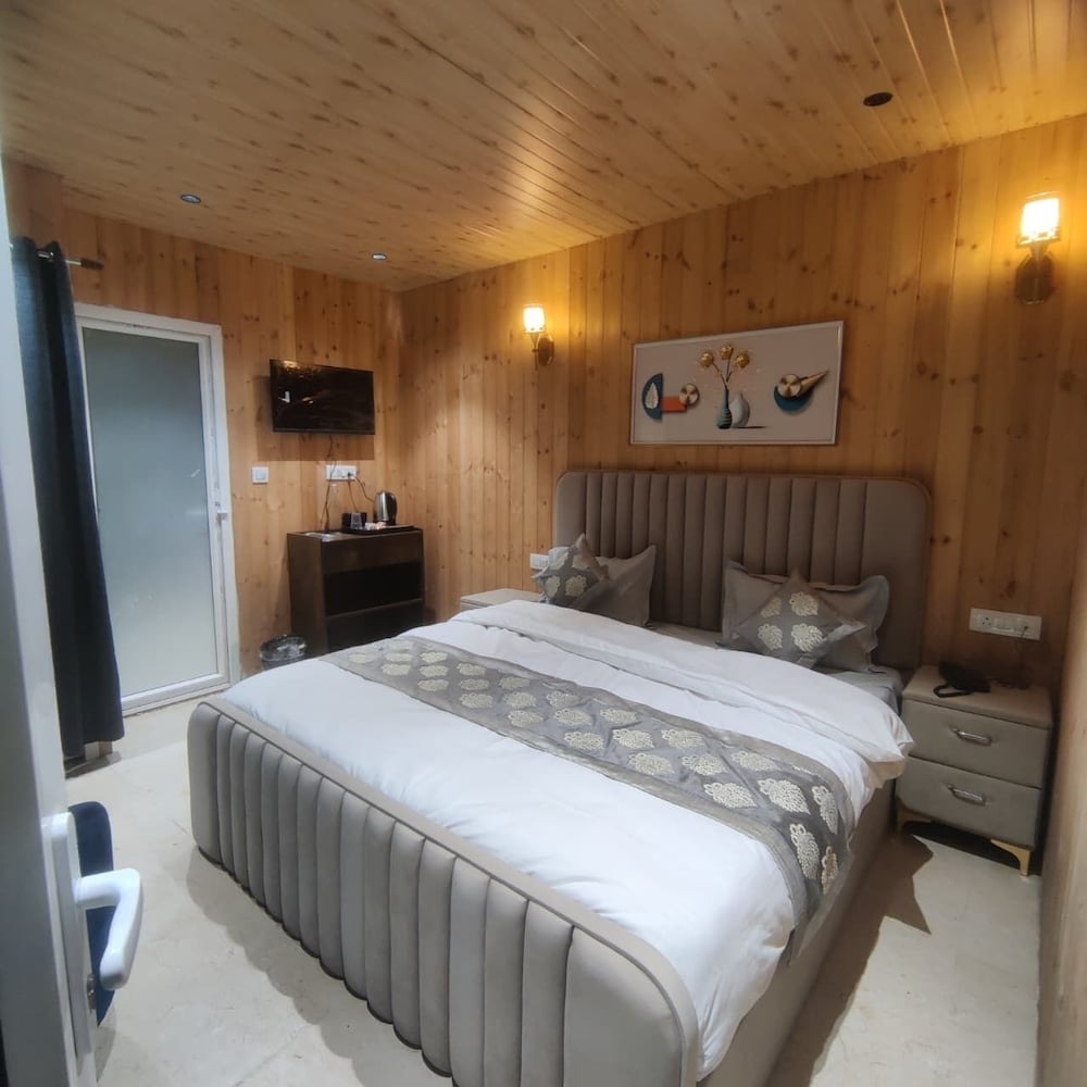 Shiku Glamping Stays