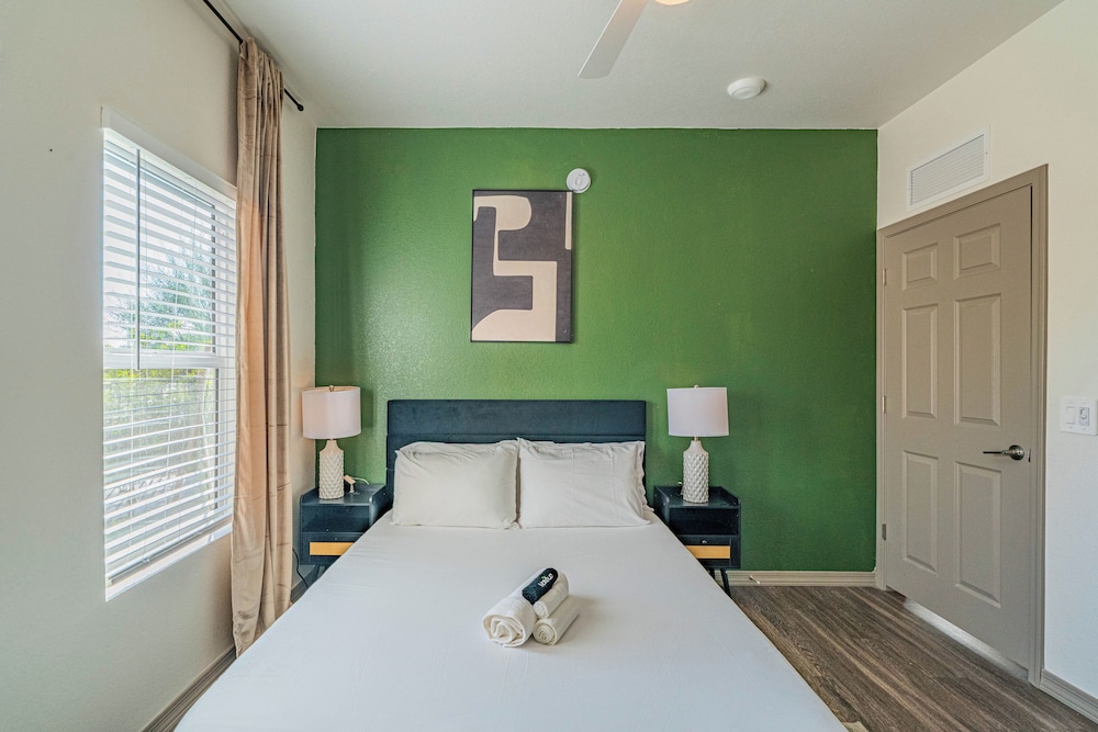 ROVE LIVING/KL - Cardinal 95