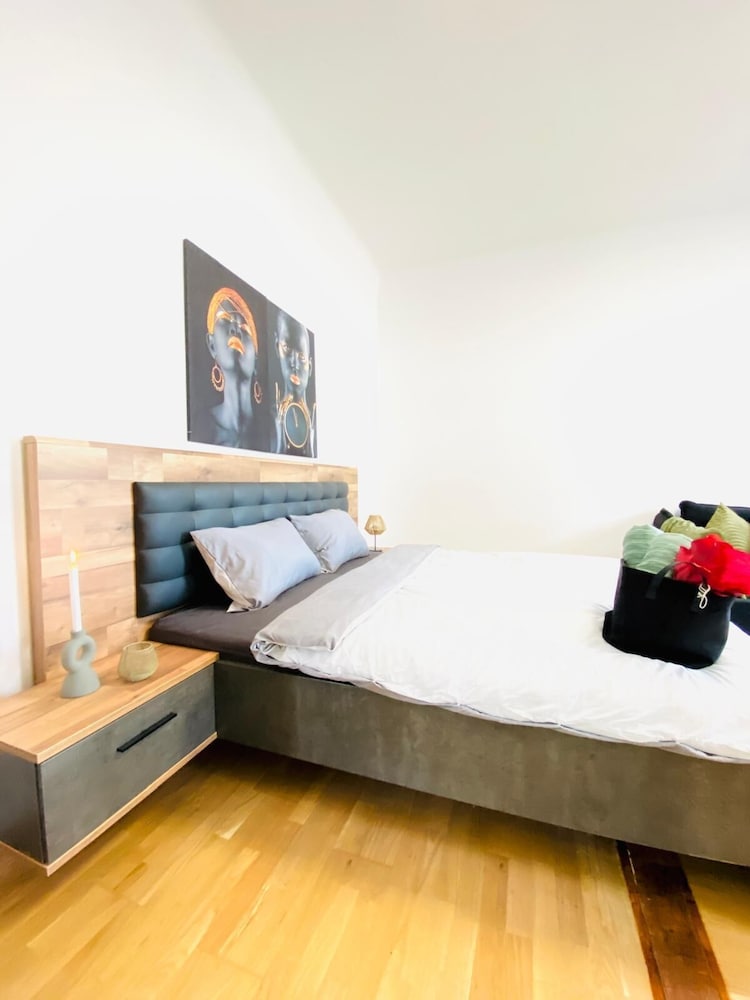 Bright 2BR Apartment Near Westbahnhof