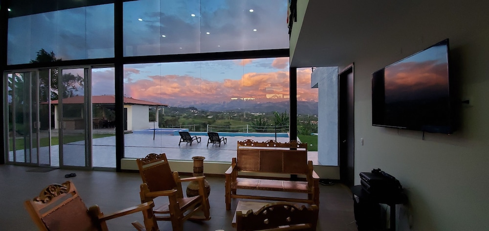 Villa Alejos