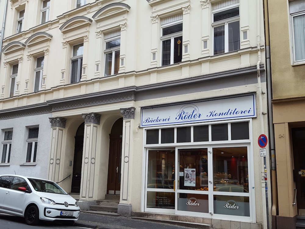 Wuppertal Vacations - SP Hotels- Apartment an der Wiesenstrae - Property Image 1