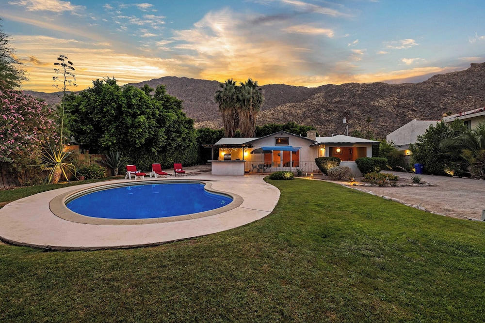 Dandelion by Avantstay Pool, 0.2mi to Downtown!