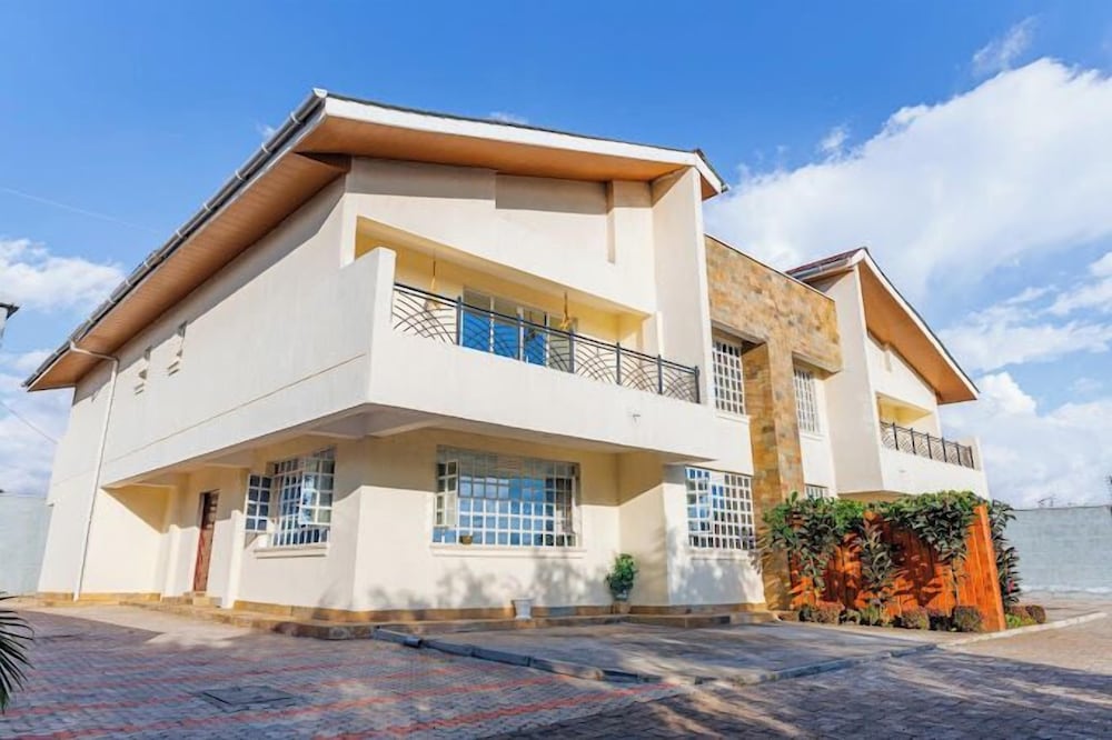 Lux Suites Golden View Manor Naivasha