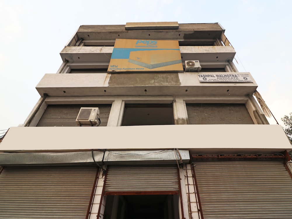 OYO 23504 Hotel R View