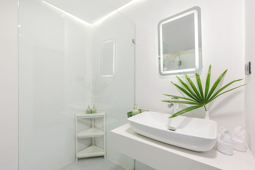 Zen Style Pool Access Townhouse