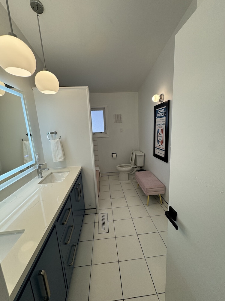 Hojo House Winnipeg - Image 3