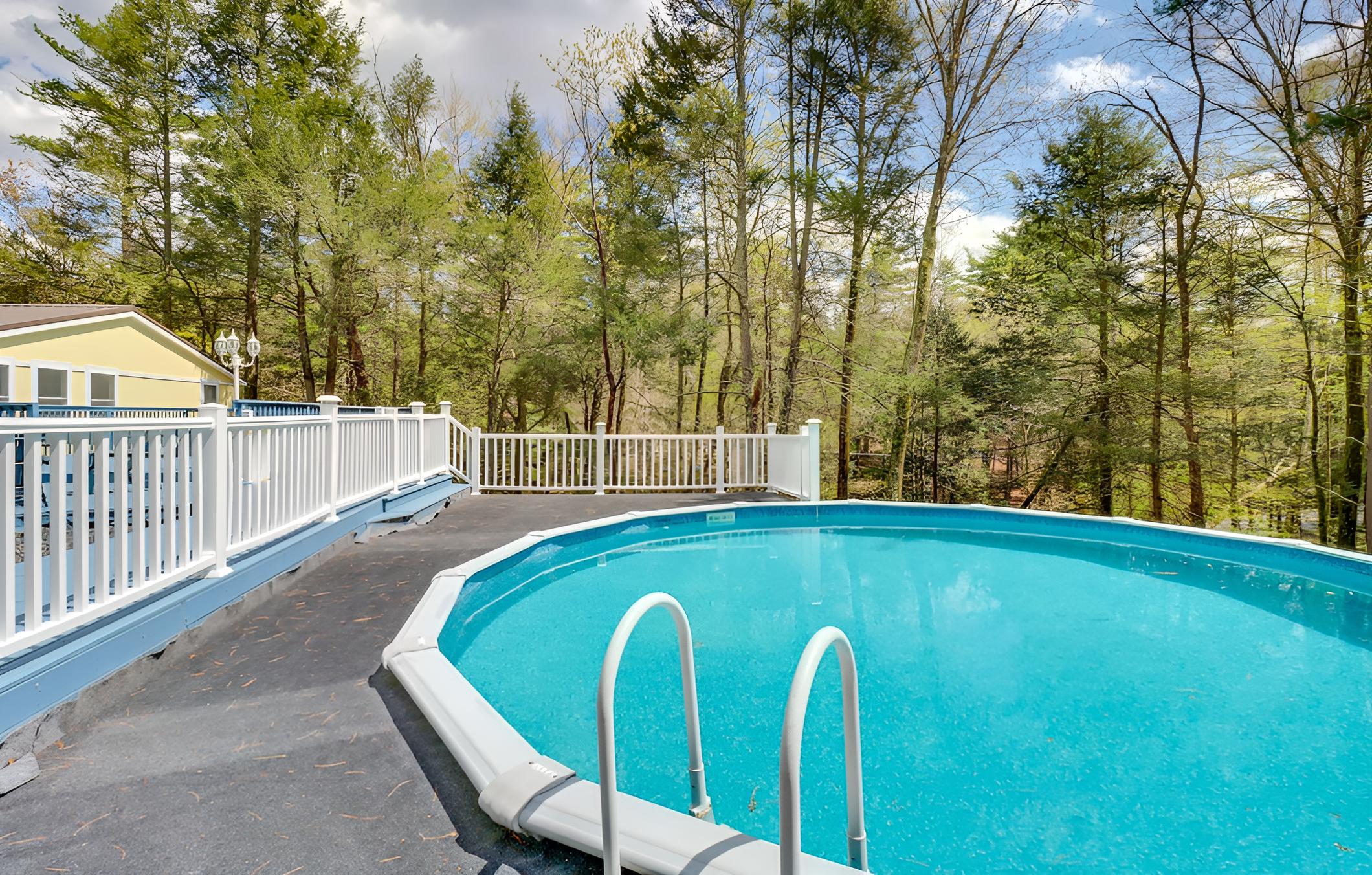 East Stroudsburg House w/ Hot Tub + Pool! view 2