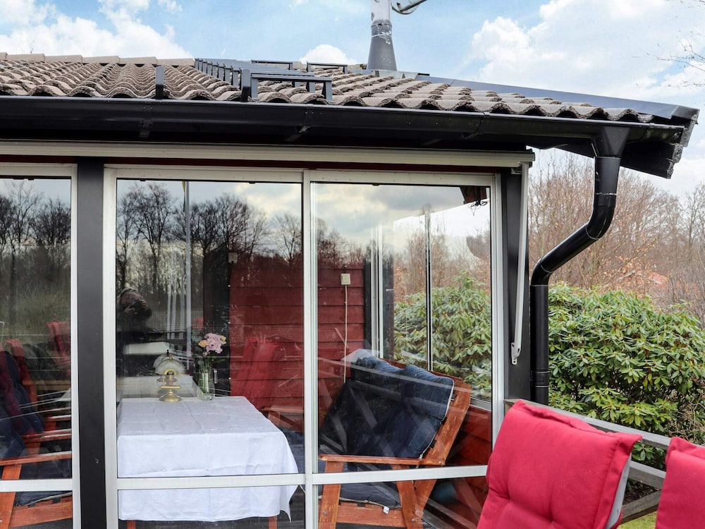 6 Person Holiday Home in Hjarnarp