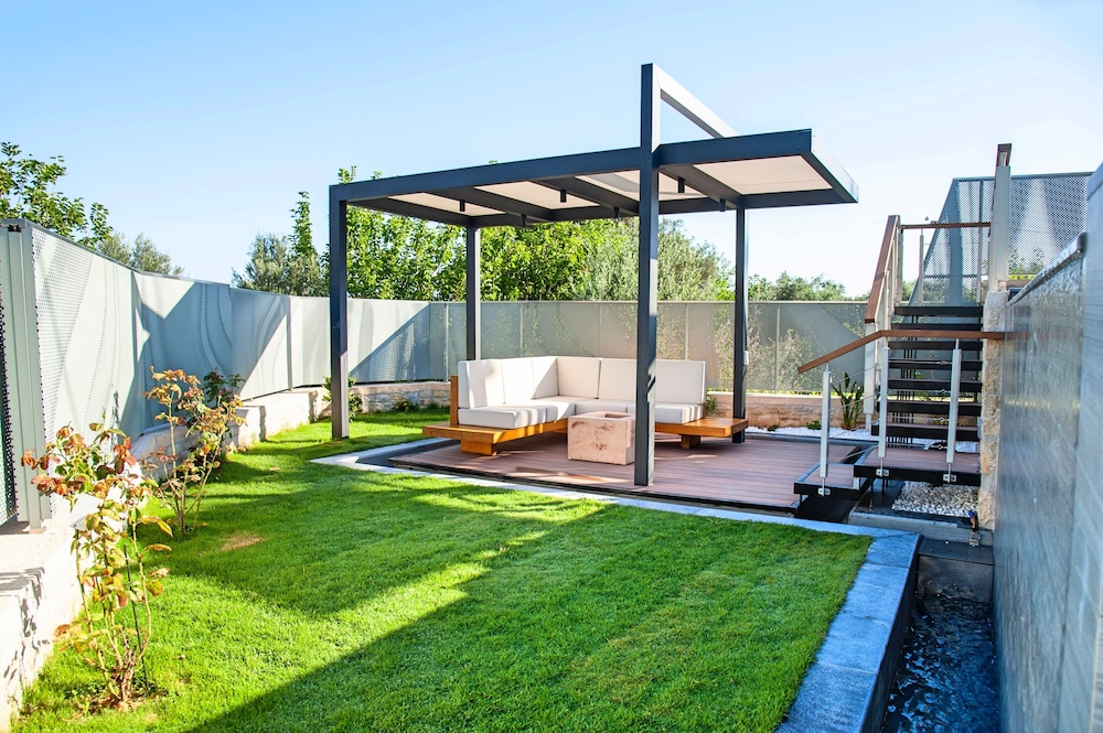 Perla Villas with Heated Pool