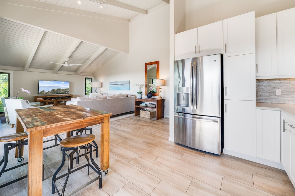 Extraordinary Molokini Views, Spectacular Renovation, New Split AC, Ocean Views!