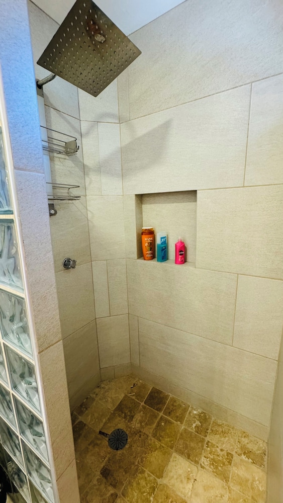 Ajijic 1 Bedroom Guesthouse -walk To Everything -patio -bikes - Pickleball Court