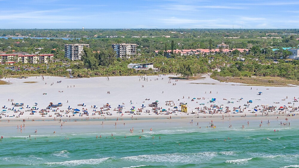 Siesta Beach Retreat 2 Bedroom Townhouse