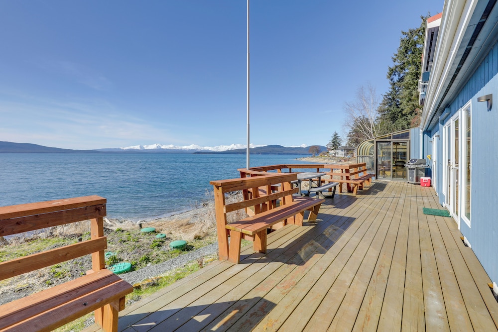 9 Mi to Mendenhall Glacier: Waterfront Juneau Home