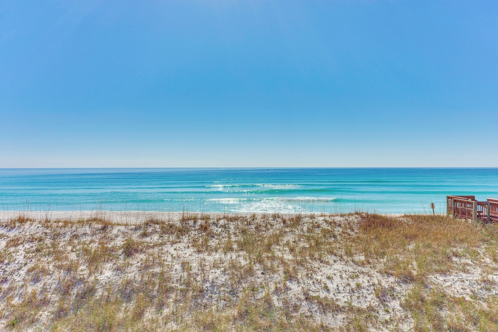 Direct Sand Access! Family Pensacola Beach Retreat