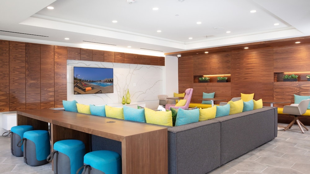 Global Luxury Suites San Mateo view 4