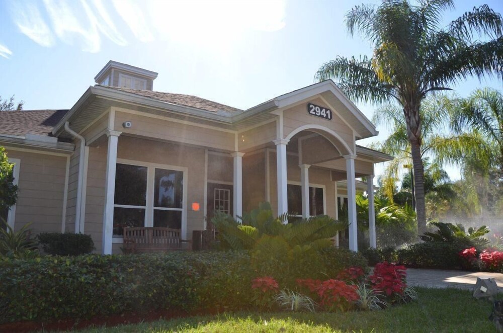 Lucaya 4 Bedrooms 3 Baths Townhome With Resort Pool - Image 4