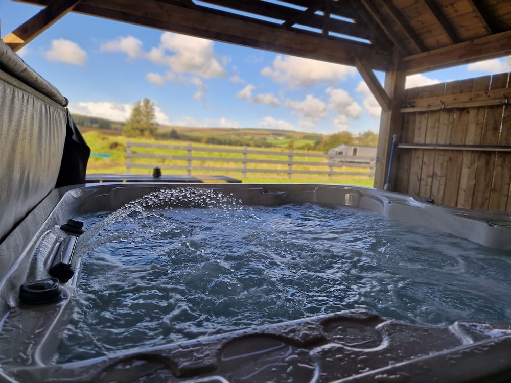 Forest View House Hot Tub Sleeps 2