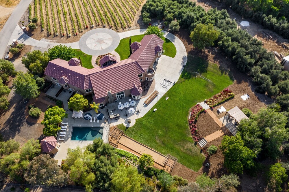 Wilson Creek Manor By Avantstay Sleeps 24 Amazing Estate w Pool Game Room