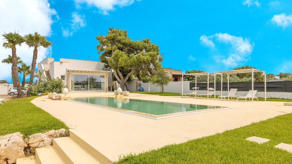 Villa Eriberto - Pool 3 Bedrooms 8 Sleeps