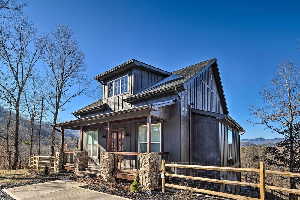 Waynesville House: Fire Pit + Mountain Views! view 4