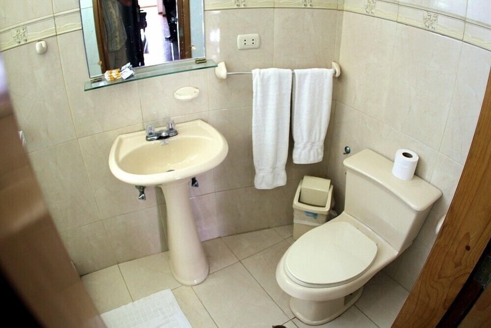 HOTEL MIRAMAR SUITES