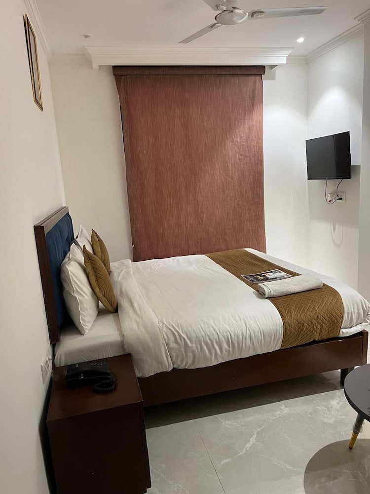 SS Hotel