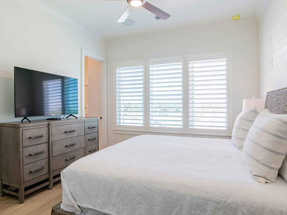 Viviana #2 by Southern Vacation Rentals view 5