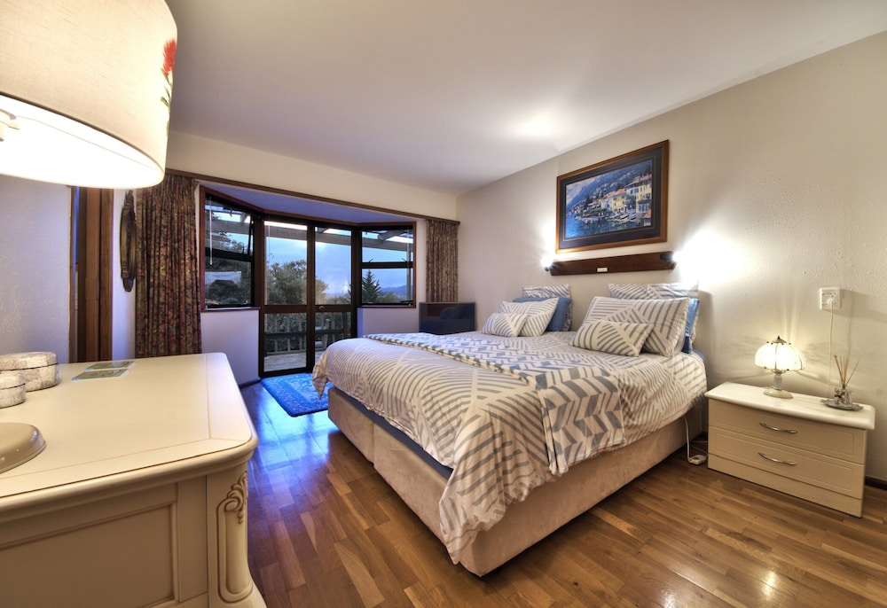 Sandspit Lodge view 2