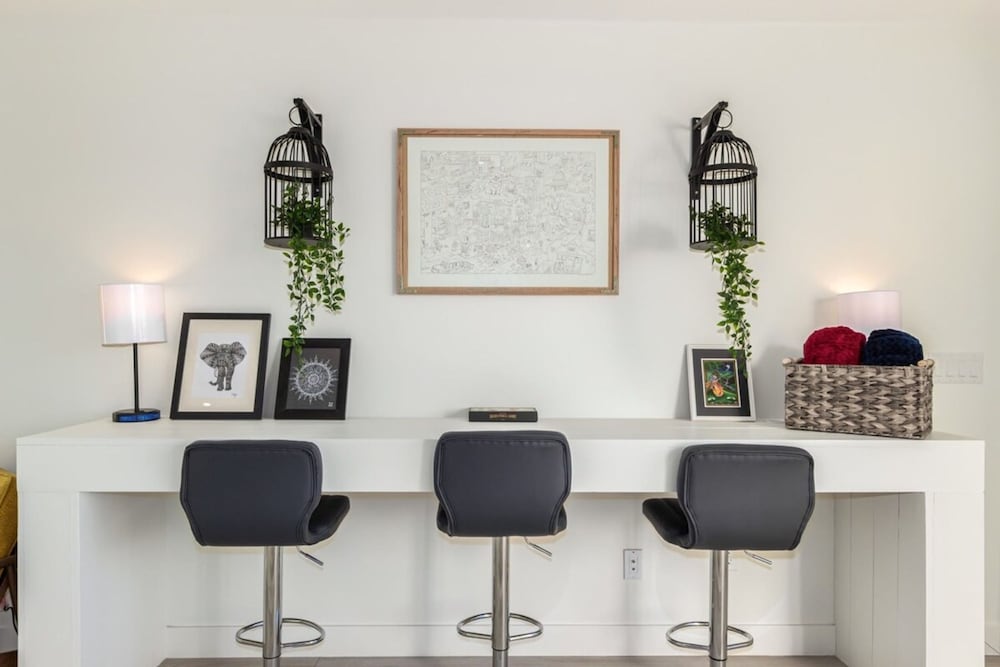 Urban Art Loft - Historic DT Phoenix-chefs Kitchen