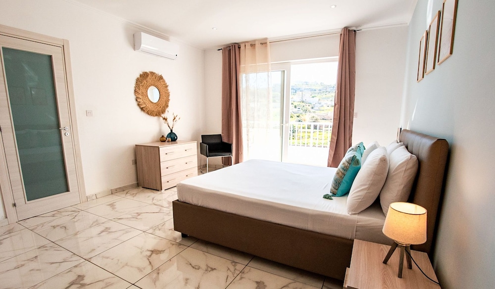 Enjoy Beach Sea Views in a Modern 3 BR APT - 4