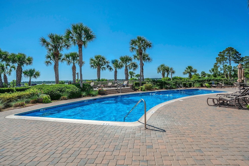 1919 South Beach Club at The Sea Pines Resort