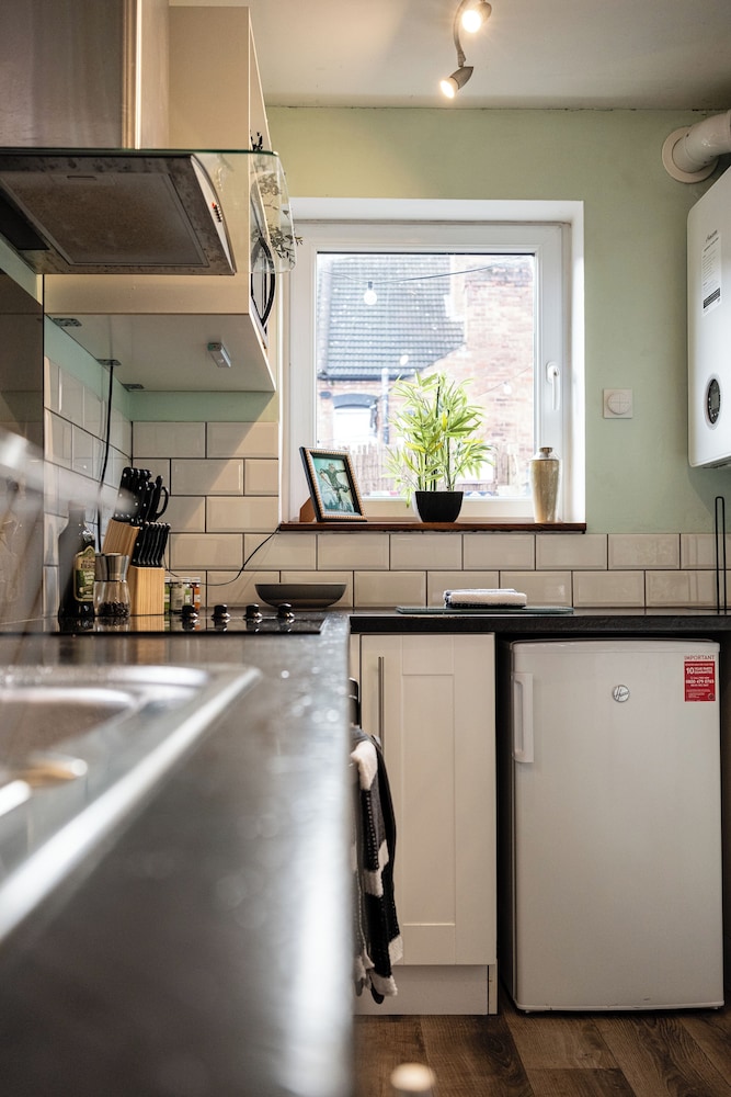 Lowell Street - Cosy 2 BD in Worcester