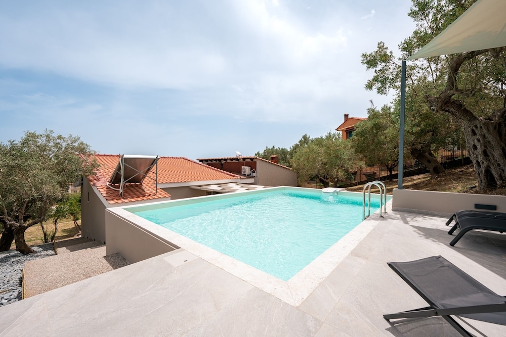 Themida Luxurious Accommodation - Nea Skioni