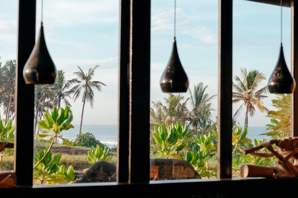Most Exotic Beachfront Villa Keong