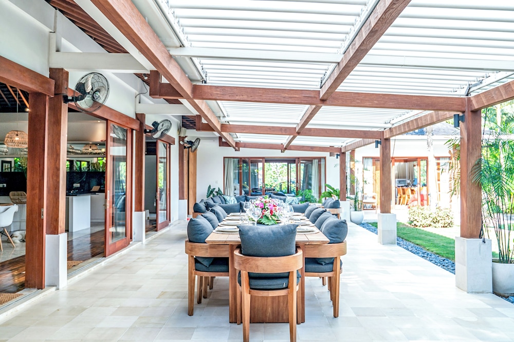 Villa Mimpi Nyata