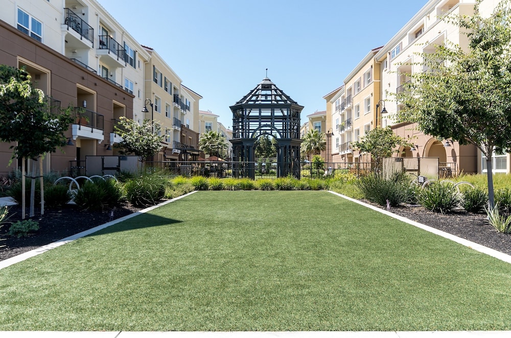 Bluebird Suites in Silicon Valley