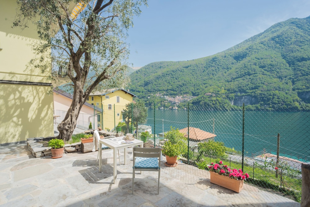 La Quiete With Private Garden by Rent all Como