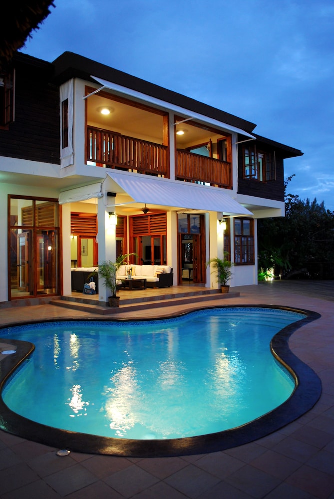 Hotel Villas Sur Mer - Image 1