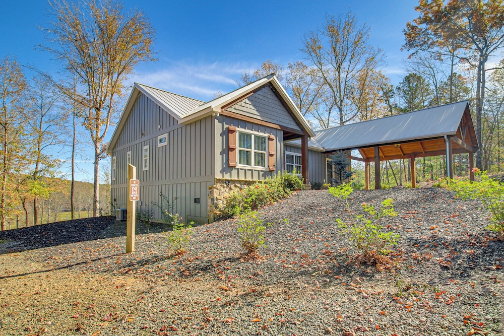 'cork & Creek Cottage' w/ Mtn & Pasture Views! view 3