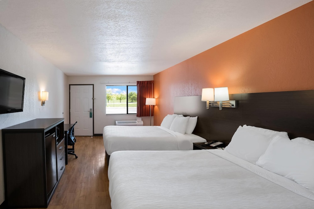 Quality Inn & Suites Junction view 5