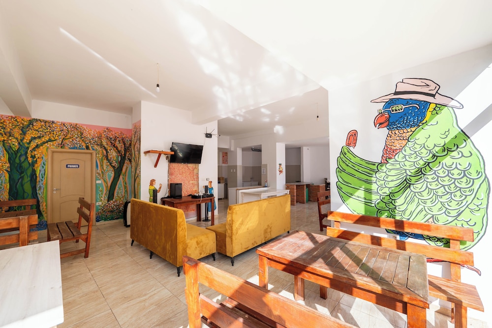 Lazy Roo Hostel Saranda