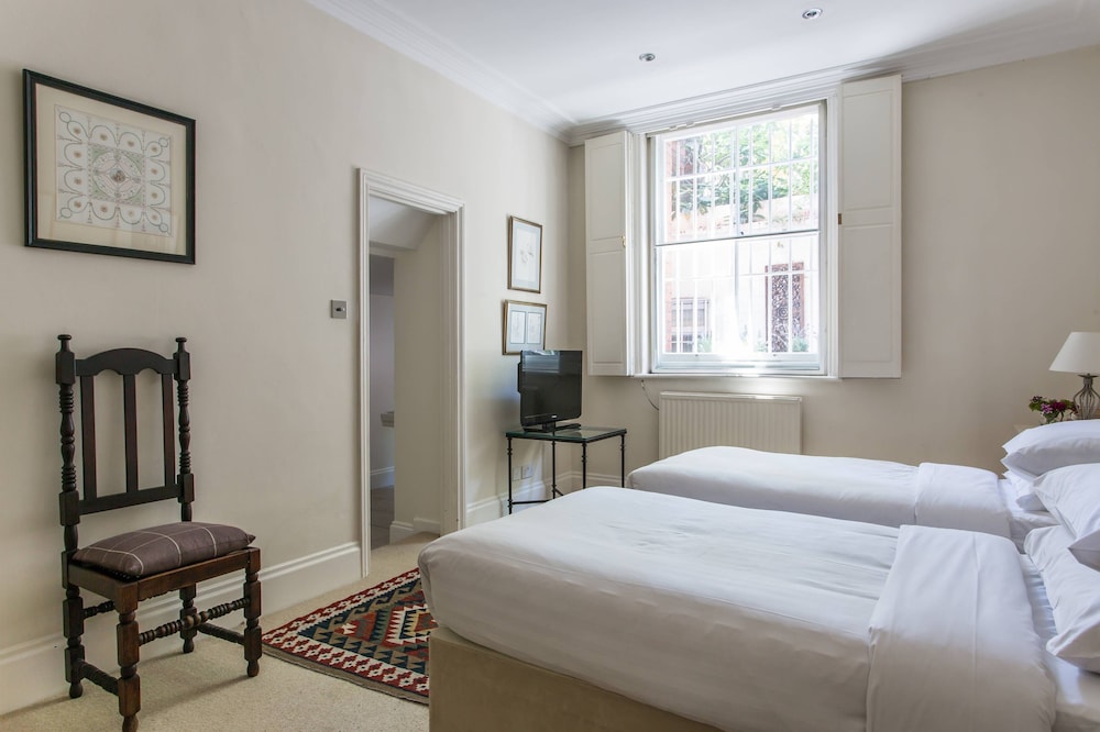Sloane Gardens by Onefinestay
