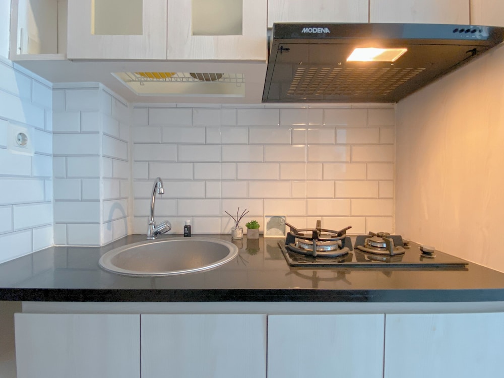 Comfy And Minimalist Studio Apartment At Tifolia