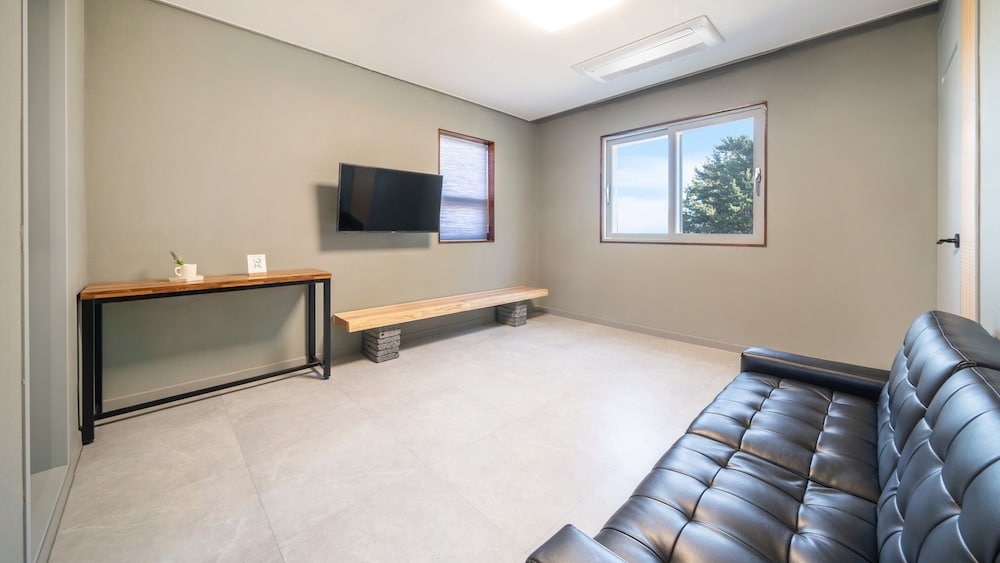Goseong Hoostay Caravan Pension