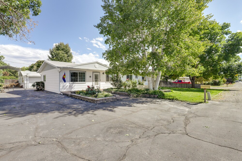 Hot Tub & Fire Pit: Serene Clifton Retreat! view 4